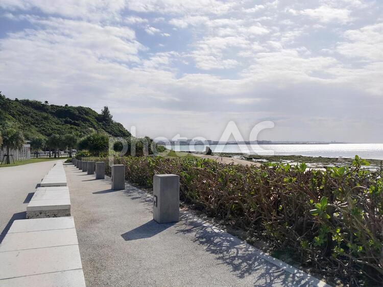 冬の沖縄の海 ビーチ,海岸,砂浜の写真素材