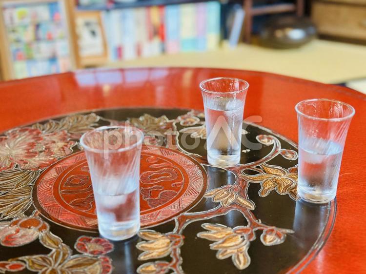 夏の涼を感じる和の卓上風景 氷,ガラスコップ,グラスの写真素材