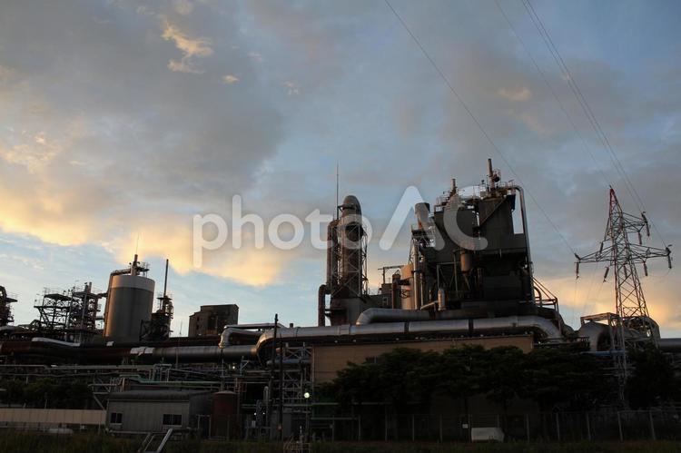 秋の早朝の工場風景 工場,屋外,風景の写真素材
