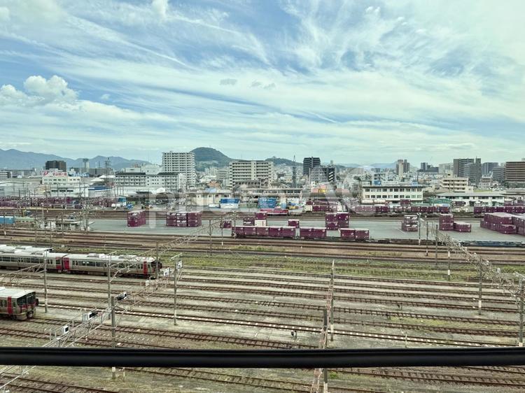 新幹線の窓から見た景色　広島周辺 貨物,東海道新幹線,山陽新幹線の写真素材