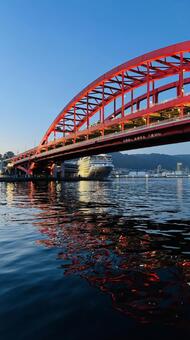 夜空と赤い橋 橋,ライトアップ,夜の写真素材