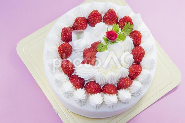 ホールケーキ ホールケーキ,バースデーケーキ,誕生日の写真素材