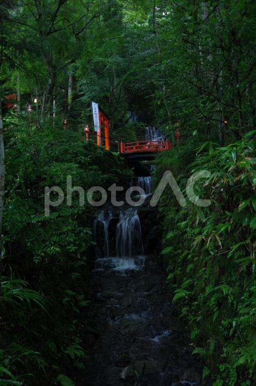 夏の小川と神社と滝 夏,小川,滝の写真素材