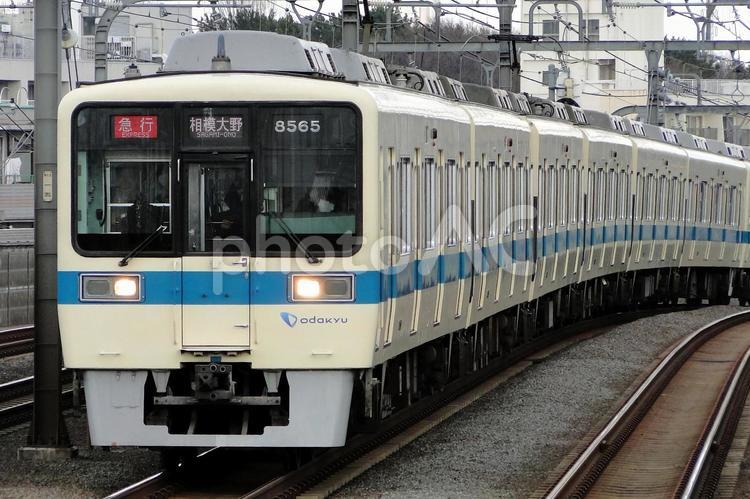 小田急8000形 急行走行 小田急8000形,小田急電鉄,急行列車の写真素材