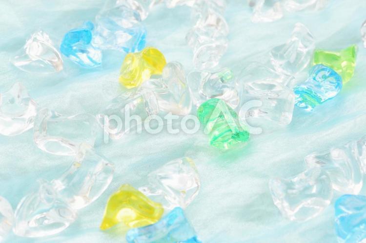 夏の涼しげなキラキラ背景　水色 キラキラ,かわいい,涼し気の写真素材