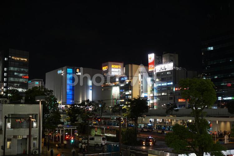 川崎駅付近　繁華街の夜景 夜,川崎,駅前の写真素材