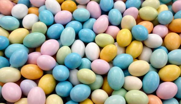 カラフルな糖衣で包んだ伝統菓子 ドラジェ カラフルな糖衣で包んだ伝統菓子 ドラジェの写真