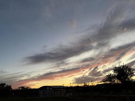 マリノス成城石井パークの夕焼け 神奈川県,大和市,マリノス成城石井パークの写真素材