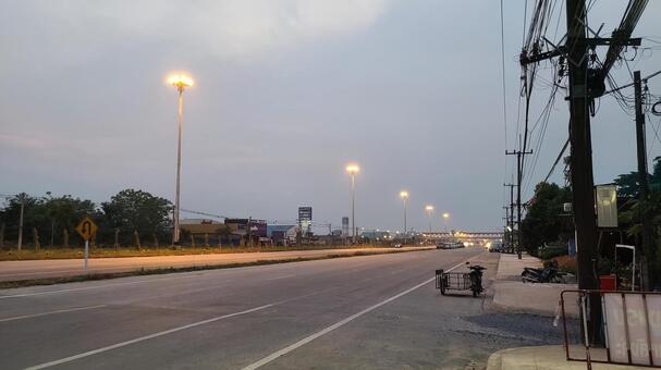 タイの田舎　夕方 道路,車,夕方の写真素材