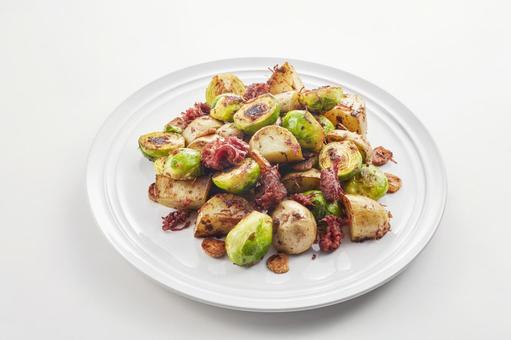 芽キャベツとコンビーフの炒め物 芽キャベツ,コンビーフ,炒め物の写真素材