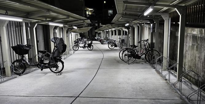 夜の駐輪場 駐輪場,自転車,整然の写真素材