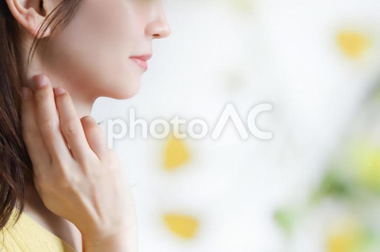女性の横顔　フェイスライン 女性,横顔,リンパケアの写真素材