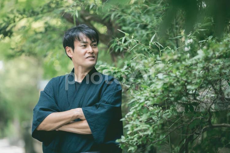 浴衣姿の男性（笑顔） 浴衣,ゆかた,男性の写真素材