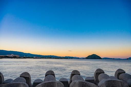 四国　愛媛県　星の浦海浜公園の朝 星の浦海浜公園,公園,瀬戸内海の写真素材