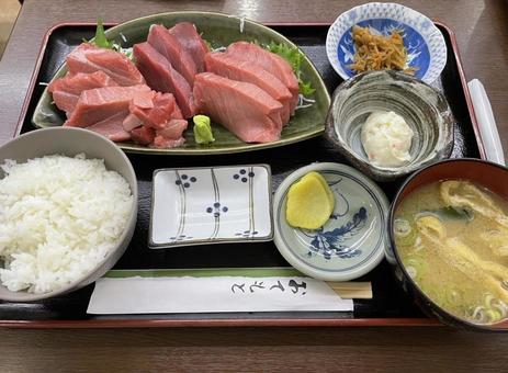 マグロ定食 マグロ定食 マグロ,魚,ご飯の写真素材