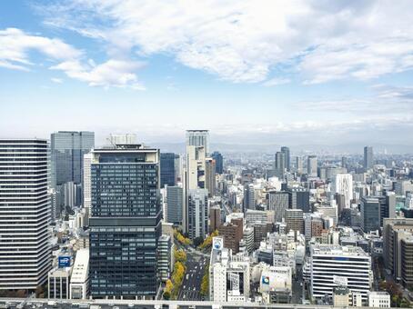 青空に映える大阪の都市風景 大阪,都市,高層ビルの写真素材