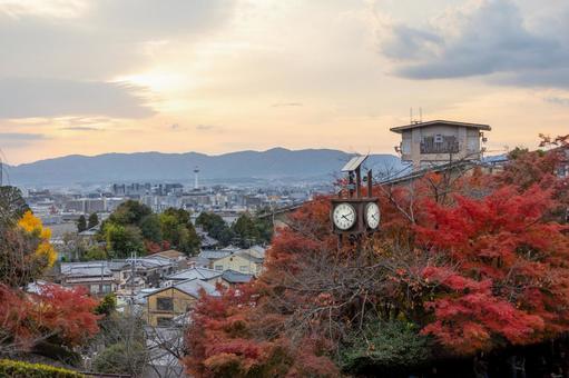 清水寺奥の院から見える紅葉3 清水寺奥の院から見える紅葉3 京都,清水寺,奥の院の写真素材