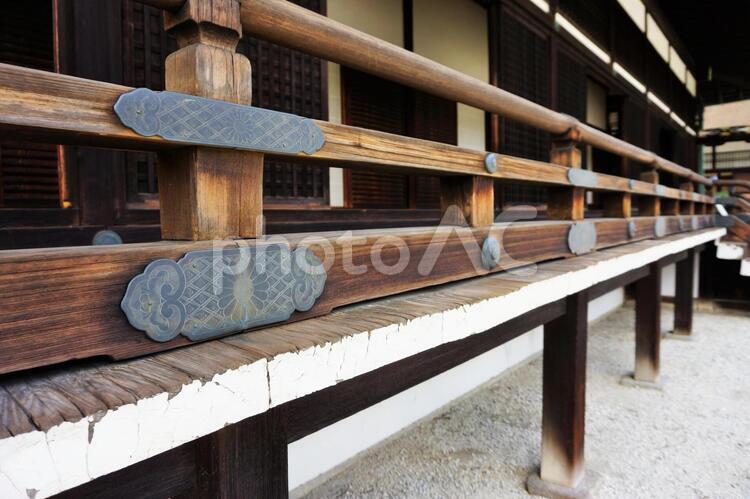 神殿の廊下と金具 外廊下,濡れ縁,廻り縁の写真素材