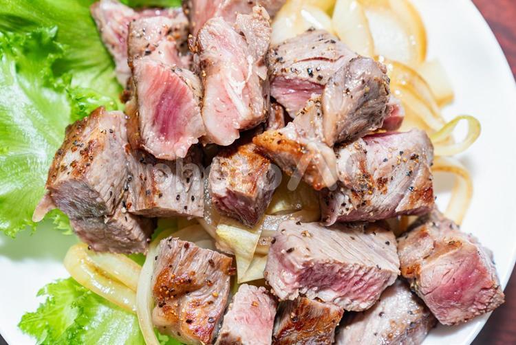とてもおいしそうなステーキの写真 ステーキ,ビフテキ,牛肉の写真素材