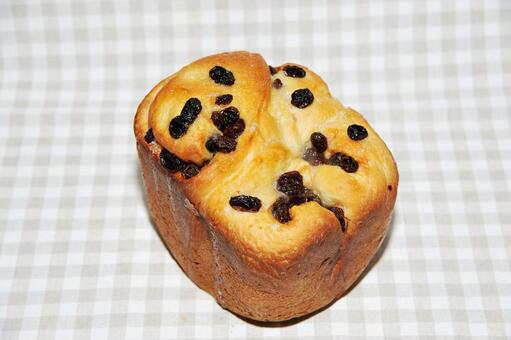 美味しそうな手作りレーズンパン一斤 レーズンパン,パン,レーズンの写真素材