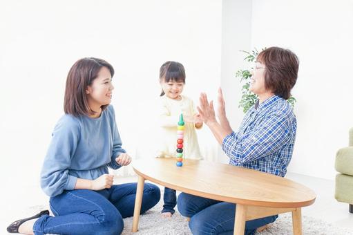 子供と遊ぶ幸せな家族イメージ 子供と遊ぶ幸せな家族イメージ イメージ,気持ち,ファミリーの写真素材