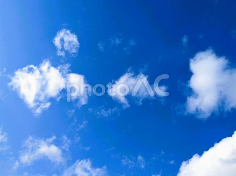 青い空と白い雲の風景 青空,雲,白の写真素材