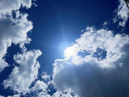 空 8 空 8 空,太陽,雲の写真素材