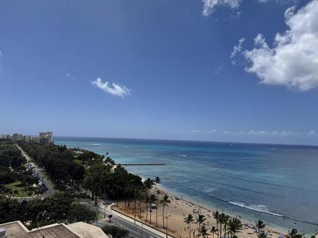 ホテルの部屋から見た海 観光地,海外,街並みの写真素材
