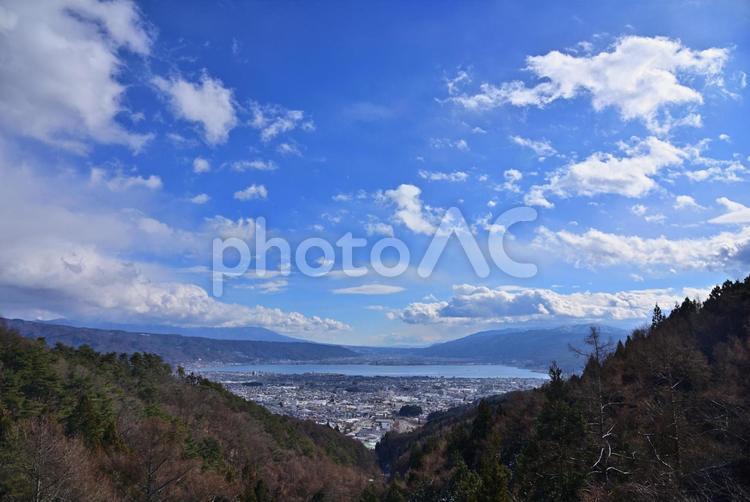 塩尻峠から諏訪湖を眺める 諏訪湖,塩尻峠,岡谷市の写真素材