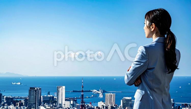 未来を見つめ希望を抱くビジネスマン後ろ姿 ビジネスマン,後ろ姿,希望の写真素材