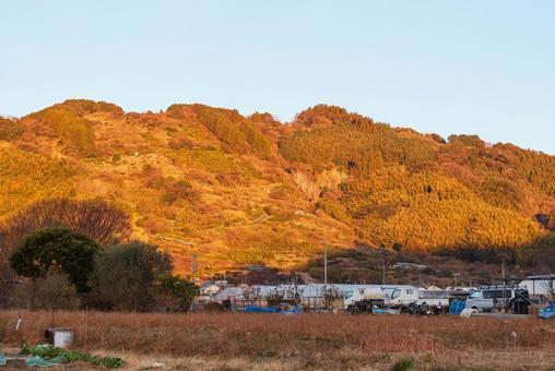 朝焼けに染まる駿府の山々 山々,山並み,里山の写真素材