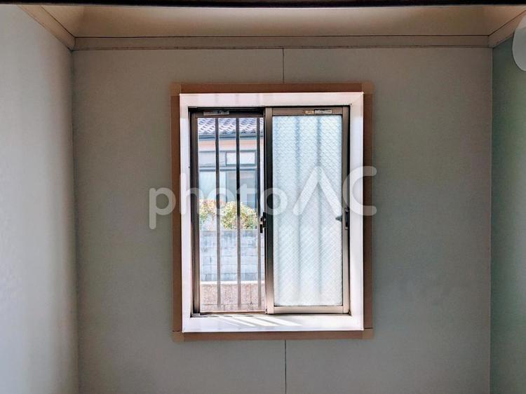 浴室の小窓 ガラス窓,お風呂,風呂の写真素材