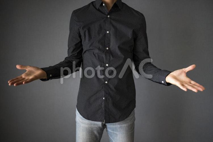 両手を広げる男性 男性,人物,顔なしの写真素材