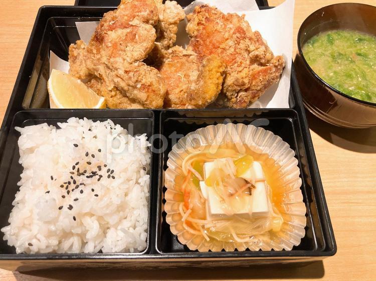 唐揚げ定食 唐揚げ,からあげ,定食の写真素材
