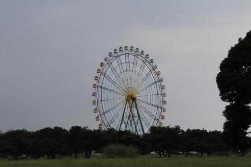 夕焼けの観覧車の写真素材 写真素材なら 写真ac 無料 フリー ダウンロードok