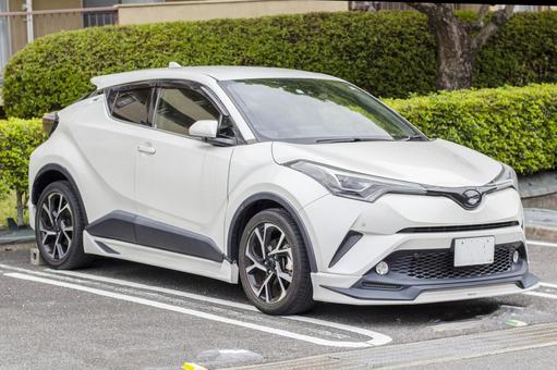 トヨタ　C-HR　grスポーツ トヨタ,白,ホワイトの写真素材