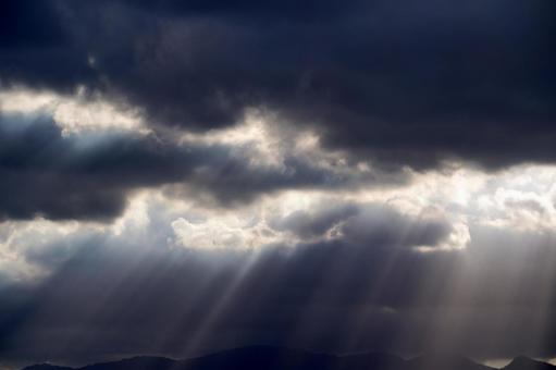 Light through the clouds, JPG