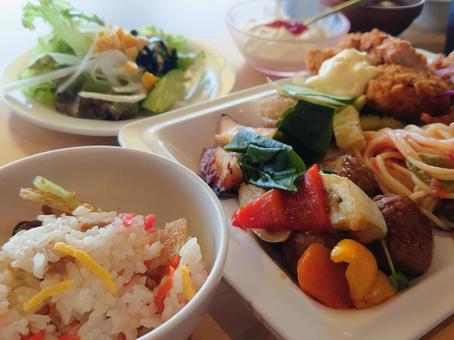 ビュッフェ ビュッフェ 朝ご飯,ご飯,ビュッフェの写真素材