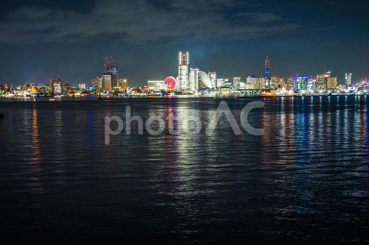 横浜みなとみらいの夜景（全館ライトアップ時） 横浜みなとみらい,全館ライトアップ,クリスマスの写真素材