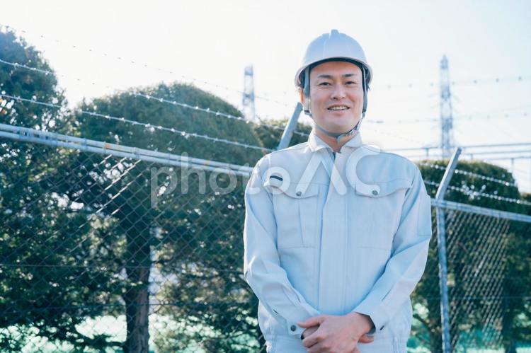 電気工事士・電力会社・作業着を着た男性 作業員,エンジニア,作業者の写真素材