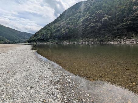 四万十川の静かな水面 四万十川の静かな水面 四万十川,川,河川の写真素材