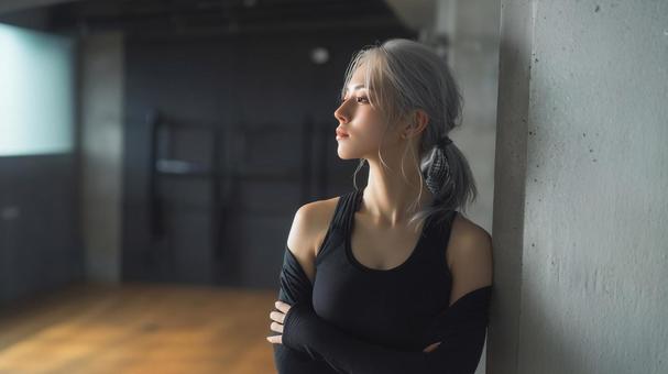 運動をする女性 運動をする女性の写真
