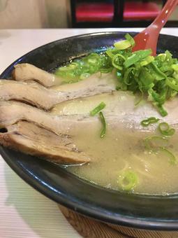 豪快豚バラチャーシュー麺 チャーシュー麺,とんこつラーメン,ラーメンの写真素材