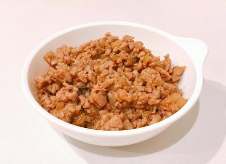 挽肉炒め 挽肉炒め,挽肉,ひき肉の写真素材