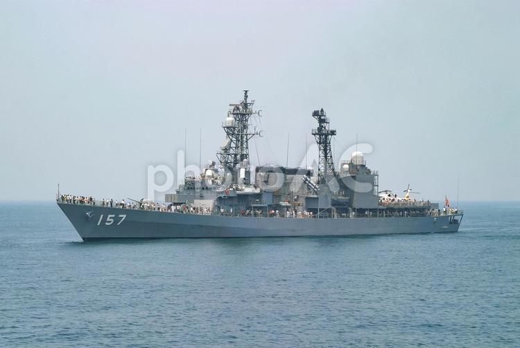 航行する海上自衛隊護衛艦さわぎり 海上自衛隊,自衛隊,ミリタリーの写真素材
