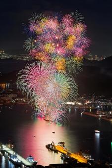 呉海上花火大会2025中盤1 呉海上花火大会2025中盤1の写真