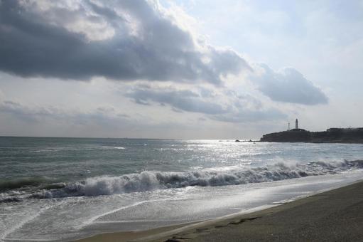 海から見える犬吠埼灯台 犬吠埼,灯台,犬吠埼灯台の写真素材