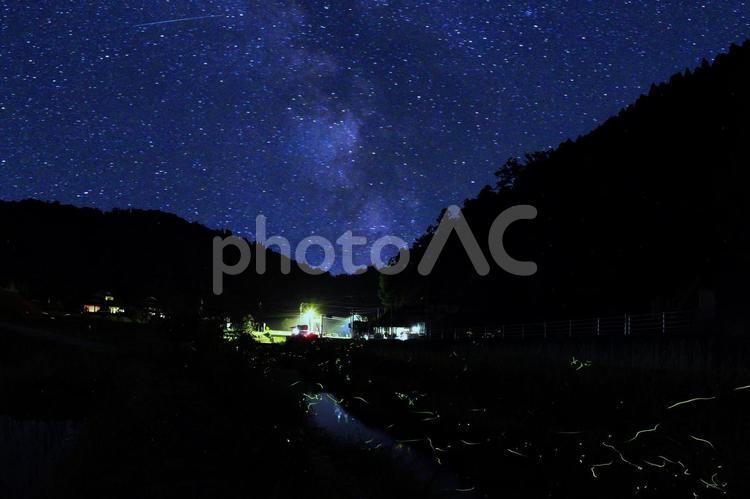 イメージ素材/星空・天の川と蛍の乱舞 星空,天の川,蛍の写真素材
