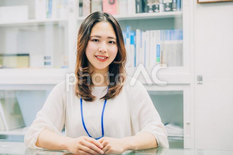 オフィスで働く綺麗なビジネスウーマン ビジネス,働く女性,会議の写真素材