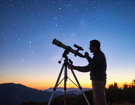 趣味の天体観測で夜空の星を探す 趣味の天体観測で夜空の星を探すの写真